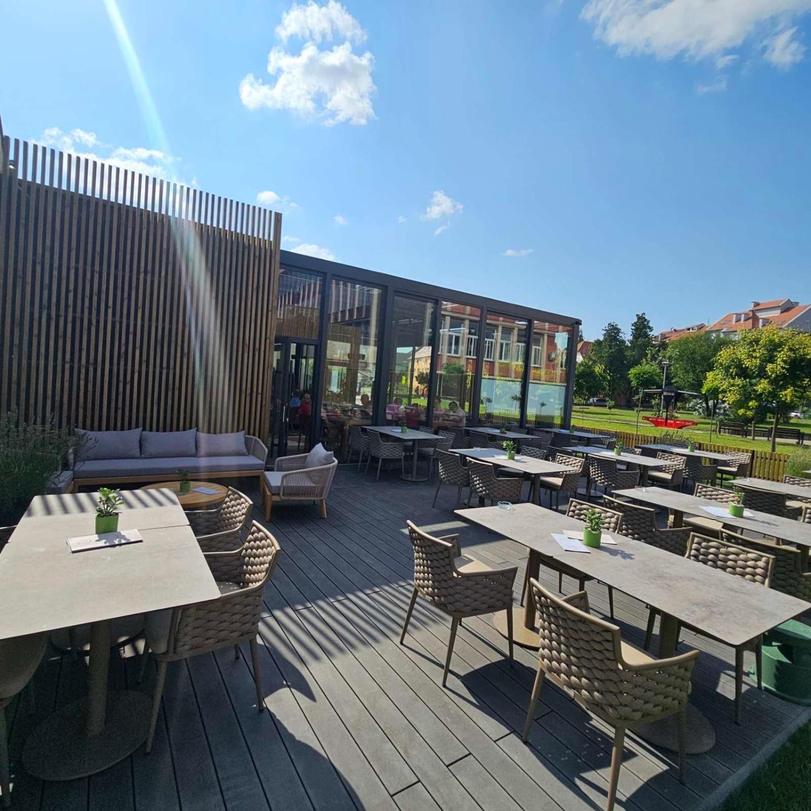 Santa Villa & Restaurant Sremska Mitrovica Exterior foto